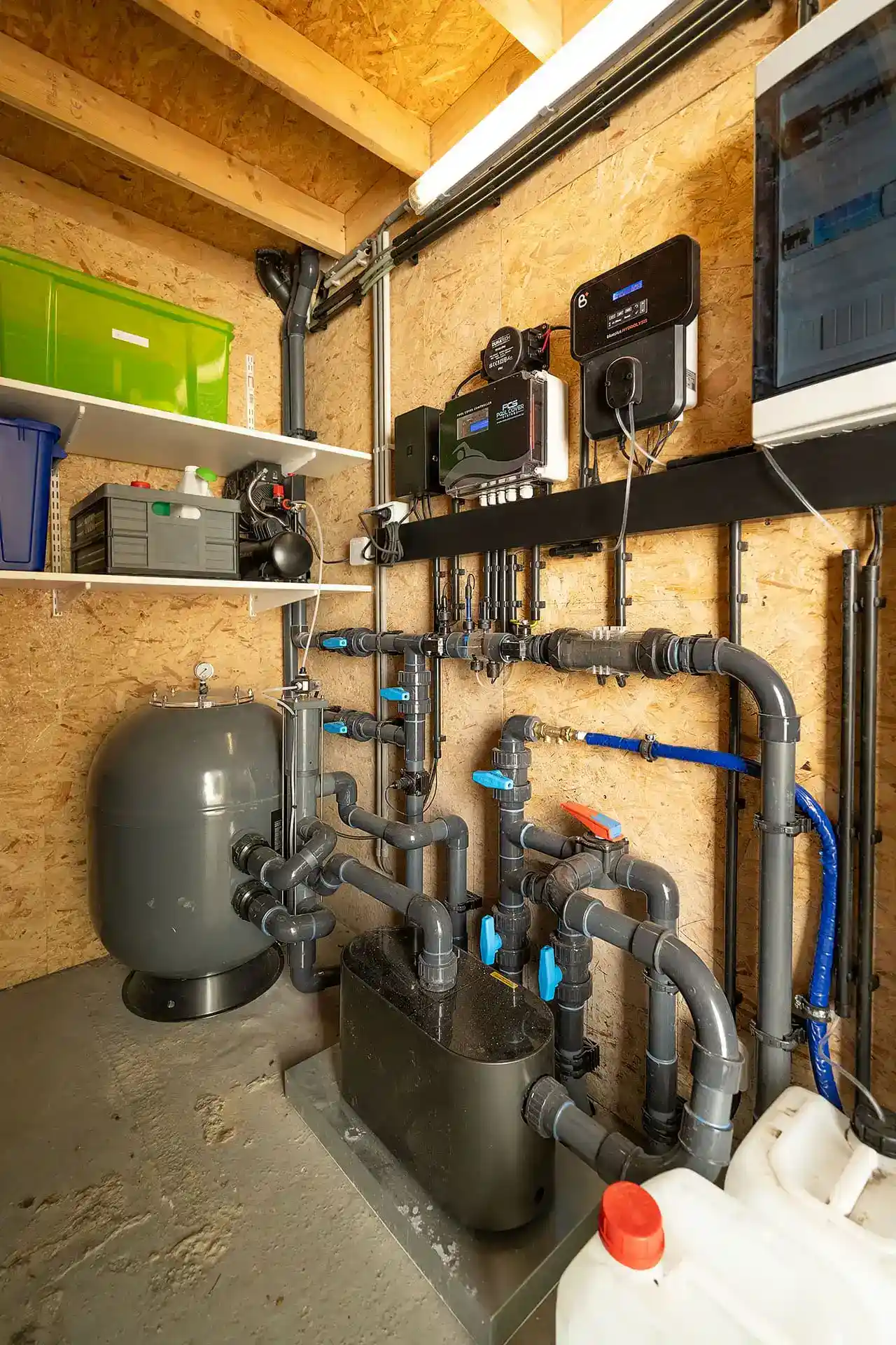 PPC zwembad Gent met energiezuinige zwembadpomp en filtratiesysteem door AC-Zwembaden